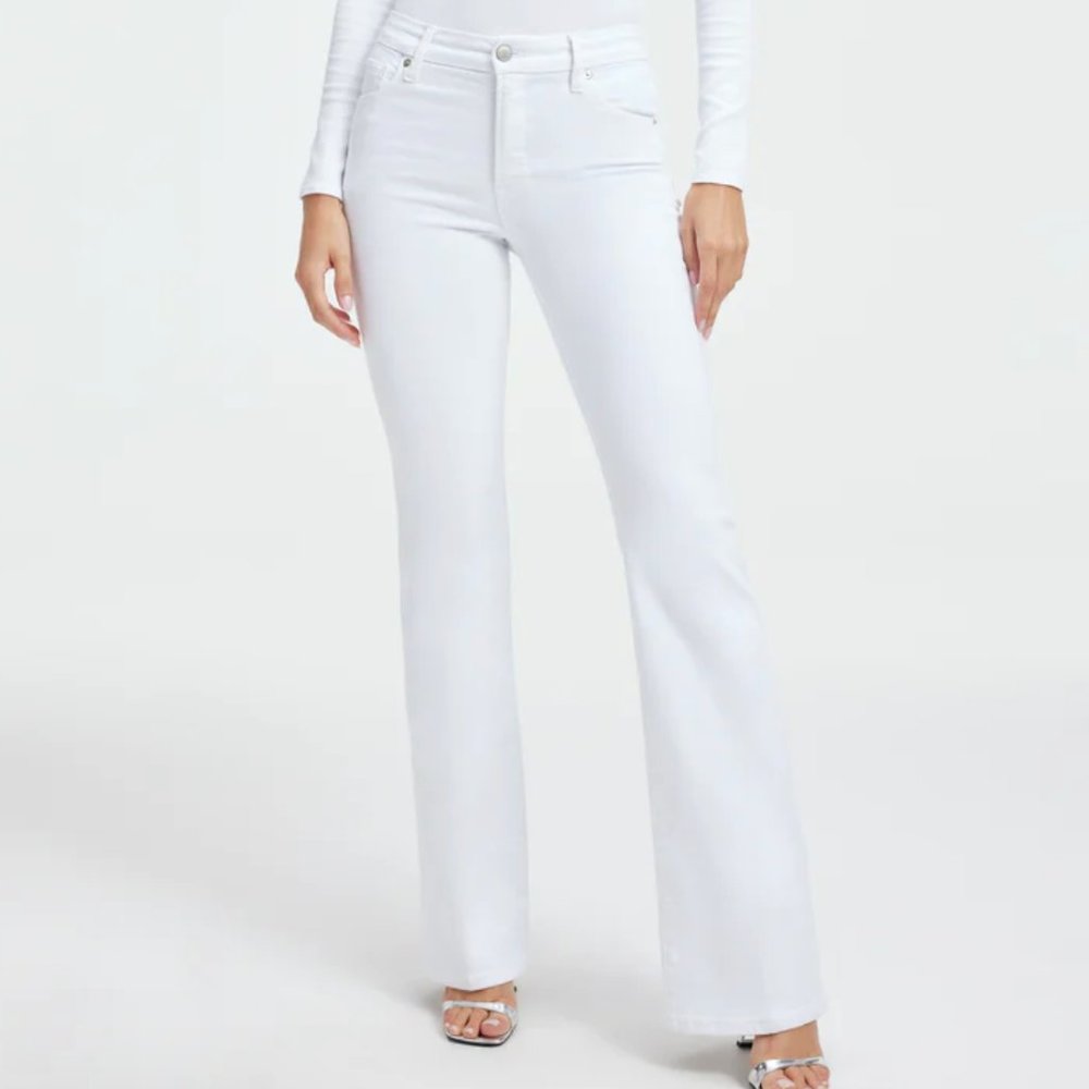 Good American White GOOD CLASSIC BOOTCUT JEANS
